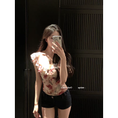 批发荷叶边碎花低胸吊带<b class='q'>女</b>2026夏季新款甜辣妹小众设计感外穿背心上衣