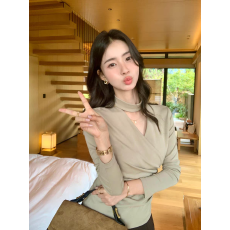 辣妹性感镂空v领T恤女冬季半高领内搭打底衫气质收腰紧身长袖上衣