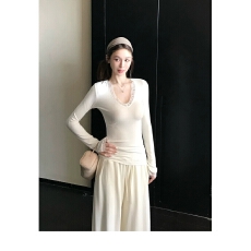 批发秋<b class='q'>冬</b>辣妹纯欲风性感V领蕾丝边打底衣女内搭高级感白色t恤显瘦上衣
