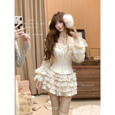 批发春<b class='q'>秋</b>季独特设计感小众温柔减龄气质百搭鱼骨白色荷叶边方领上衣女