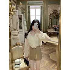 批发米白色蕾丝拼接v领长袖衬衫女春季荷叶边法式衬衣设计感宽松<b class='q'>上衣</b>