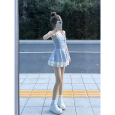 批发通勤风法式挂脖吊带<b class='q'>连衣裙</b>子女夏2026新款巨好看气质格纹蓬蓬短裙