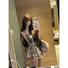 批发纯欲吊带连衣<b class='q'>裙</b>女千金穿搭复古碎花生日<b class='q'>裙</b>子<b class='q'>礼服</b><b class='q'>裙</b>收腰公主蓬蓬<b class='q'>裙</b>