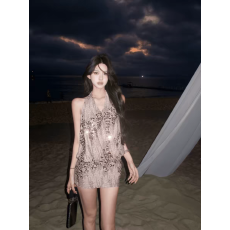 批发法式亮片露背挂脖<b class='q'>连衣裙</b>女装夏季海边度假<b class='q'>性感</b>辣妹收腰包臀短裙子