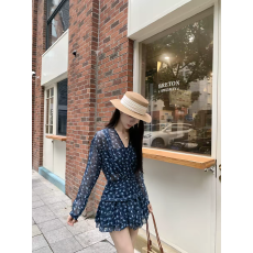 批发法式复古V领碎花雪纺衫连衣裙女<b class='q'>夏季</b>新款设计感收腰显瘦防晒短裙