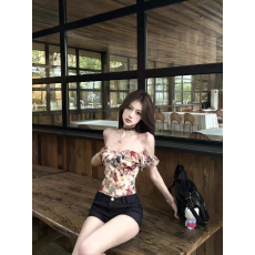 批发法式荷叶边v领短款碎花吊带背心<b class='q'>女</b>夏季修身显瘦绝美外穿露肩上衣