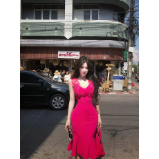 批发玫<b class='q'>红色</b>蕾丝V领无袖<b class='q'>连衣裙</b>女<b class='q'>夏</b>季性感纯欲气质收腰修身包臀短裙子