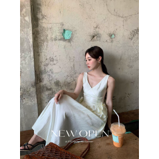 批发法式赫本风立体蝴蝶结背心长裙女夏季2026新款气质收腰缎面连衣裙