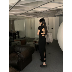 批发纯欲性感<b class='q'>露背</b>交叉<b class='q'>连衣裙</b>女夏季风情万种的小黑裙收腰开叉包臀裙子