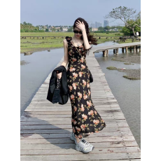 批发小飞袖黑色绝美碎花吊带连衣裙子女夏季法式复古春秋西装收腰长裙