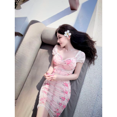 批发粉色网纱碎花吊带连衣<b class='q'>裙</b>女夏季海边度假风性感纯欲修身包臀短<b class='q'>裙</b>子