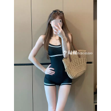 批发独特修身撞色吊带连体<b class='q'>裤</b><b class='q'>休闲</b>短<b class='q'>裤</b>女