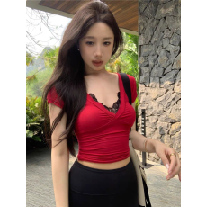 批发辣妹修身显瘦v领<b class='q'>蕾丝</b>短款t恤女夏季2026新款假两件纯欲风短袖上衣