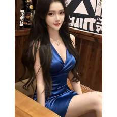 批发纯欲辣妹风夏季收腰显瘦斜肩拼接高级感小众<b class='q'>连衣裙</b>女气质黑色法式