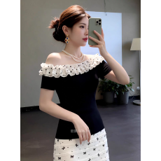 批发轻熟法式风黑色蕾丝拼接斜肩短袖T恤女设计感修身显瘦<b class='q'>大码</b>上衣