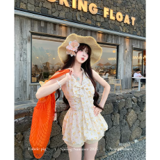 批发甜美风<b class='q'>碎花</b>挂脖背心两件套女夏法式蝴蝶结花苞小上衣收腰<b class='q'>短裤</b>套装