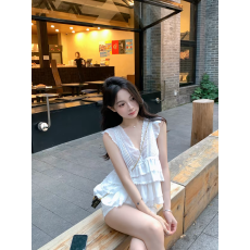 批发白色v领<b class='q'>蕾丝</b><b class='q'>背心</b>女夏季辣妹不规则荷叶边气质小衫露背小飞袖上衣