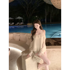 批发一字肩法式花朵长袖<b class='q'>衬衫女</b>夏季喇叭袖宽松衬衣设计感甜美白色上衣