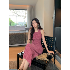批发法式高级感无袖背心连衣裙女2026夏季新款<b class='q'>显瘦</b>流苏设计感包臀裙子