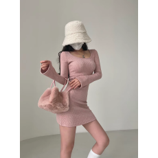 批发纯欲性感甜美辣妹U领长袖针织<b class='q'>连衣裙</b>女秋冬内搭收腰A字包臀短裙子