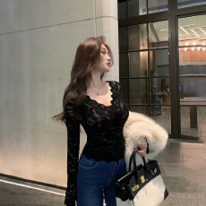 批发性感风V领<b class='q'>蕾丝</b>打底衫女2026秋冬长袖修身显瘦打底衫<b class='q'>蕾丝</b>拼接上衣