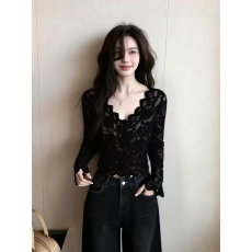 批发性感风V领<b class='q'>蕾丝</b>打底衫女加绒2026秋冬长袖修身显瘦打底衫<b class='q'>蕾丝</b>拼接