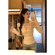 批发法式纯欲性感甜辣风v领<b class='q'>蕾丝</b>衫女2026秋季新款小众别致长袖T恤上衣