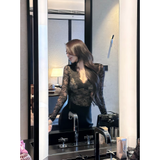 批发纯欲辣妹性感低胸v领上衣女秋冬显身材<b class='q'>蕾丝</b>打底衫内搭高级感小衫
