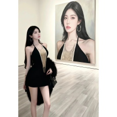 批发性感挂脖亮片流苏连衣裙女2026新款名媛千金风黑色收腰显瘦<b class='q'>包臀裙</b>