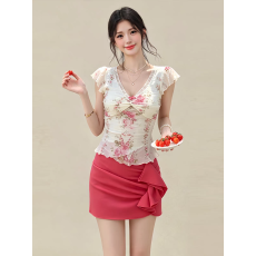 批发纯欲v领收腰<b class='q'>碎花</b>上衣女初夏绝美小套装设计感显瘦包臀<b class='q'>短裙</b>两件套
