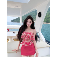 批发<b class='q'>碎花</b>一字肩荷叶边衬衫上衣女夏季御姐风套装短款包臀半身裙两件套