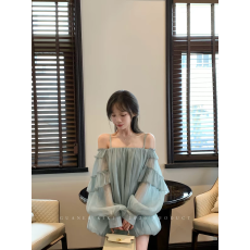 批发法式<b class='q'>一字肩</b>荷叶边衬衫女夏季新款小众设计感长袖雪纺宽松蓝色<b class='q'>上衣</b>
