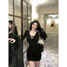 批发辣妹性感镂空链条收腰v领长袖<b class='q'>连衣裙</b>显身材紧身<b class='q'>露背</b>打底包臀短裙