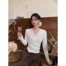 批发纯欲天花板设计感蕾丝交叉不规则长袖上衣秋季新款<b class='q'>紧身</b>显瘦打底衫
