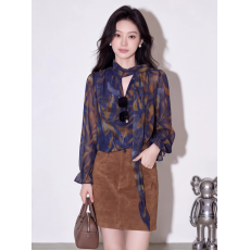 批发长袖<b class='q'>衬衫</b>女2026秋冬新款韩版时尚宽松翻领上衣设计感洋气百搭<b class='q'>衬衣</b>