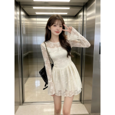 批发韩系奶杏色长袖蕾丝拼接<b class='q'>连衣裙</b>女秋季2025新款收腰显瘦A字短裙子