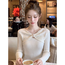 批发小香风钉珠扭结针织衫女秋冬新款高级感蝴蝶结上衣打底衫内搭毛衣