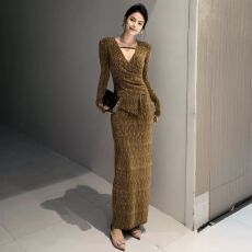 批发高级感气质V领包臀<b class='q'>连衣裙</b>女冬季2026新款显瘦修身直筒裙开叉长裙