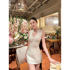 批发韩系温柔风蕾丝拼接V领针织衫女夏<b class='q'>新款</b>修身显瘦无袖百搭<b class='q'>背心</b>上衣