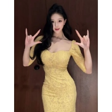 批发法式纯欲性感方领蕾丝<b class='q'>连衣裙</b>女夏季新款高级感修身显瘦包臀短裙子