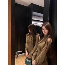 批发纯欲辣妹风连衣裙女秋季2026新款橄榄绿设计感立领抽褶包臀短款裙