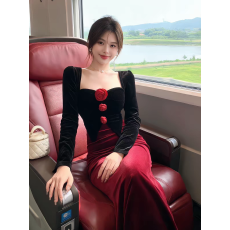 批发高智感穿搭千金风立体花撞色拼接丝绒长袖方领连衣裙女包臀鱼尾裙