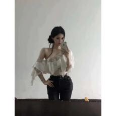 批发纯欲风白色蕾丝斜肩<b class='q'>背心</b>女秋季设计感气质短款性感绝美小上衣