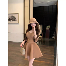 批发法式修身<b class='q'>v领</b>长袖针织衫女秋冬富家千金套装高腰蓬蓬半身裙两件套