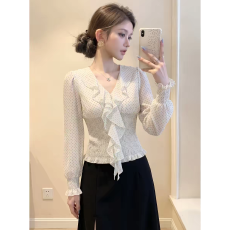 批发设计感荷叶边别致<b class='q'>长袖</b><b class='q'>雪纺</b><b class='q'>衫</b>气质修身收腰短款白色波点上衣