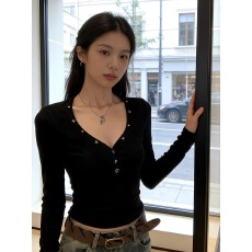 批发黑色性感铆钉宣言辣妹修身<b class='q'>长袖</b>T恤女春秋季新款2026V领短款<b class='q'>打底衫</b>