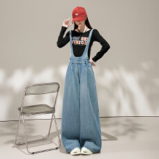 批发减龄牛仔背带阔腿裤<b class='q'>女</b>2025秋季新款宽松休闲韩版显瘦拖地直筒裤子