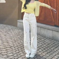 批发白色小香风牛仔<b class='q'>裤</b>女2026年春季新款韩版百搭刺绣直筒窄版阔腿<b class='q'>裤</b>子