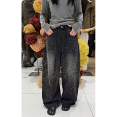 批发满天星烫钻2026年春季新款韩版百搭显瘦<b class='q'>宽松</b>高腰显瘦弯刀牛仔<b class='q'>裤</b>女