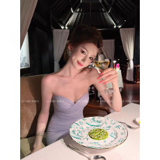 批发法式性感辣妹风抹胸<b class='q'>连衣裙</b>女设计感褶皱收腰显瘦绝美约会包臀短裙